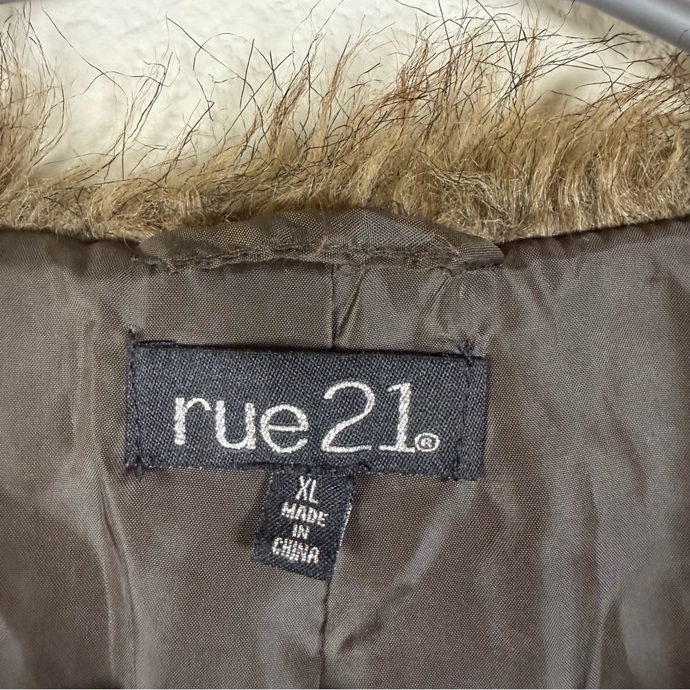 Rue21 Women's Brown Faux Fur Vest Pennylane gothic XL - Picture 2 of 7
